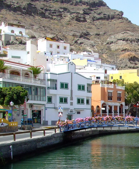 látkép puerto de mogán